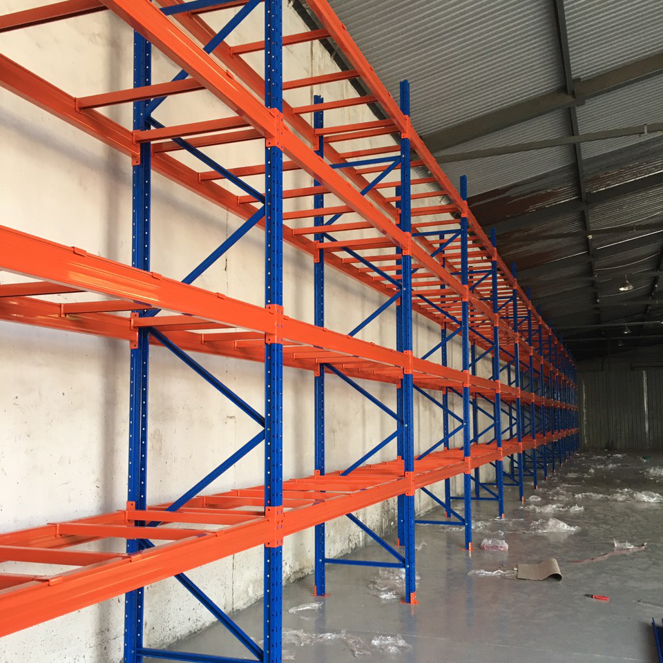 Các loại kệ sắt để hàng phổ biến