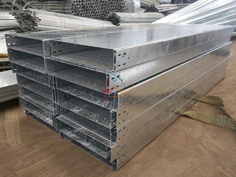 Thang máng cáp mạ kẽm nhúng nóng là gì?