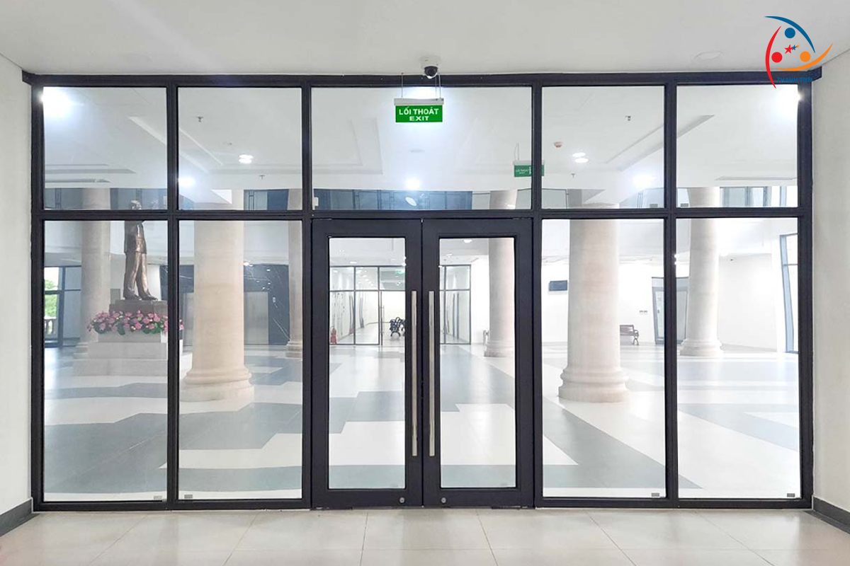 Cửa kính chống cháy là gì? Tại sao lại được ưa chuộng?